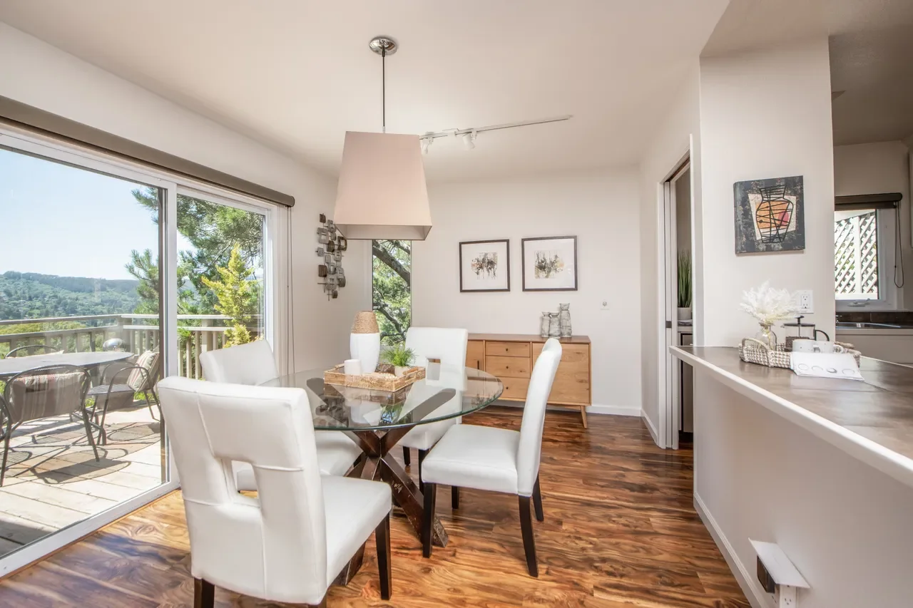 109 Headlands Ct 004.webp