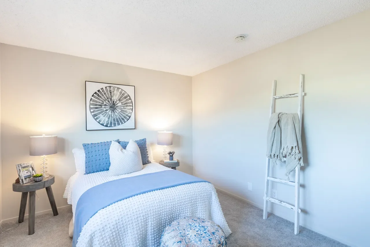 2070 Kaywoodie St 025.webp