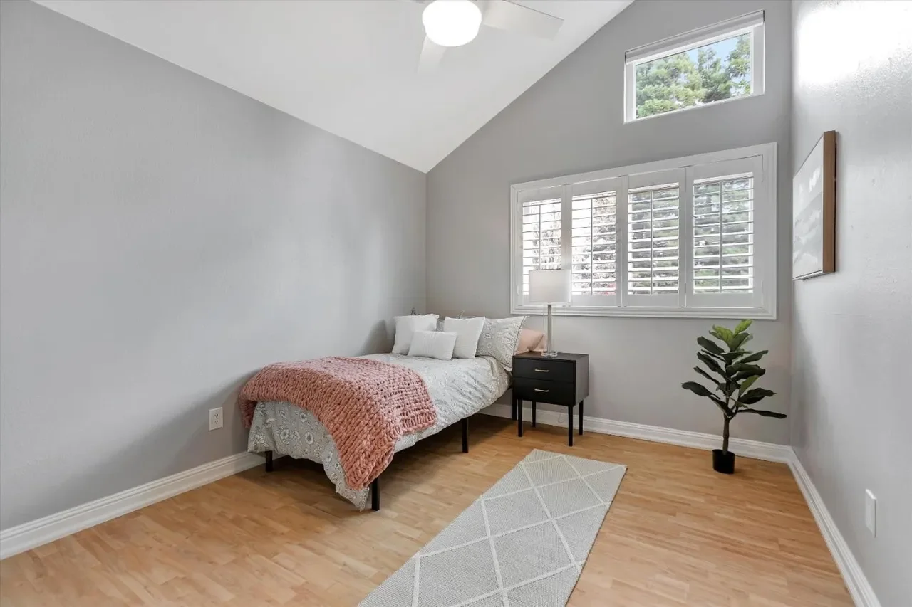 1704 Fountain Springs Cir 016.webp