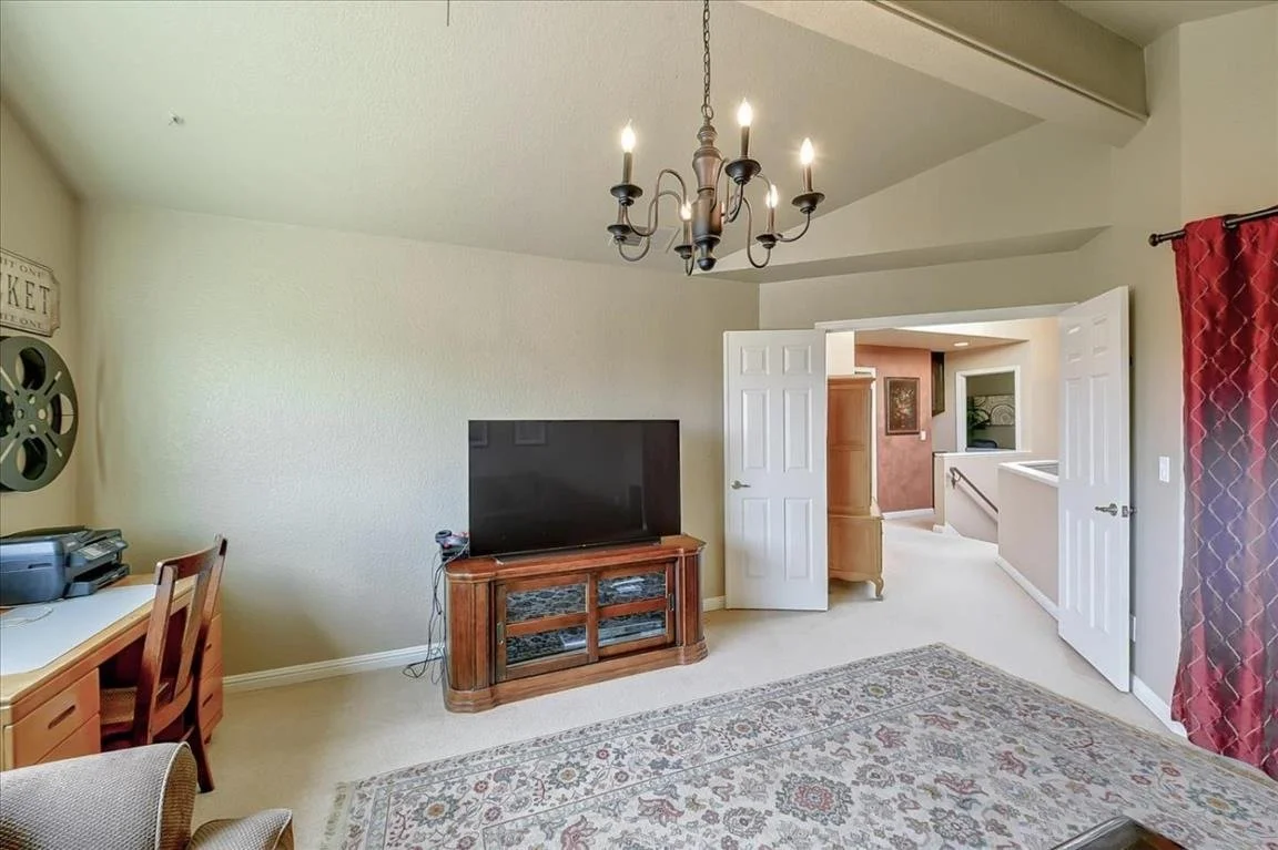 5970 Thorntree Dr 023.jpg