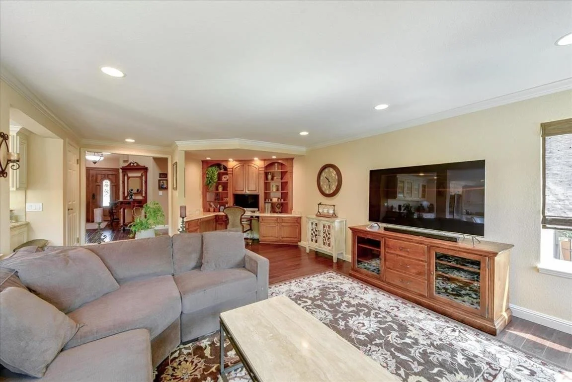 5970 Thorntree Dr 021.jpg