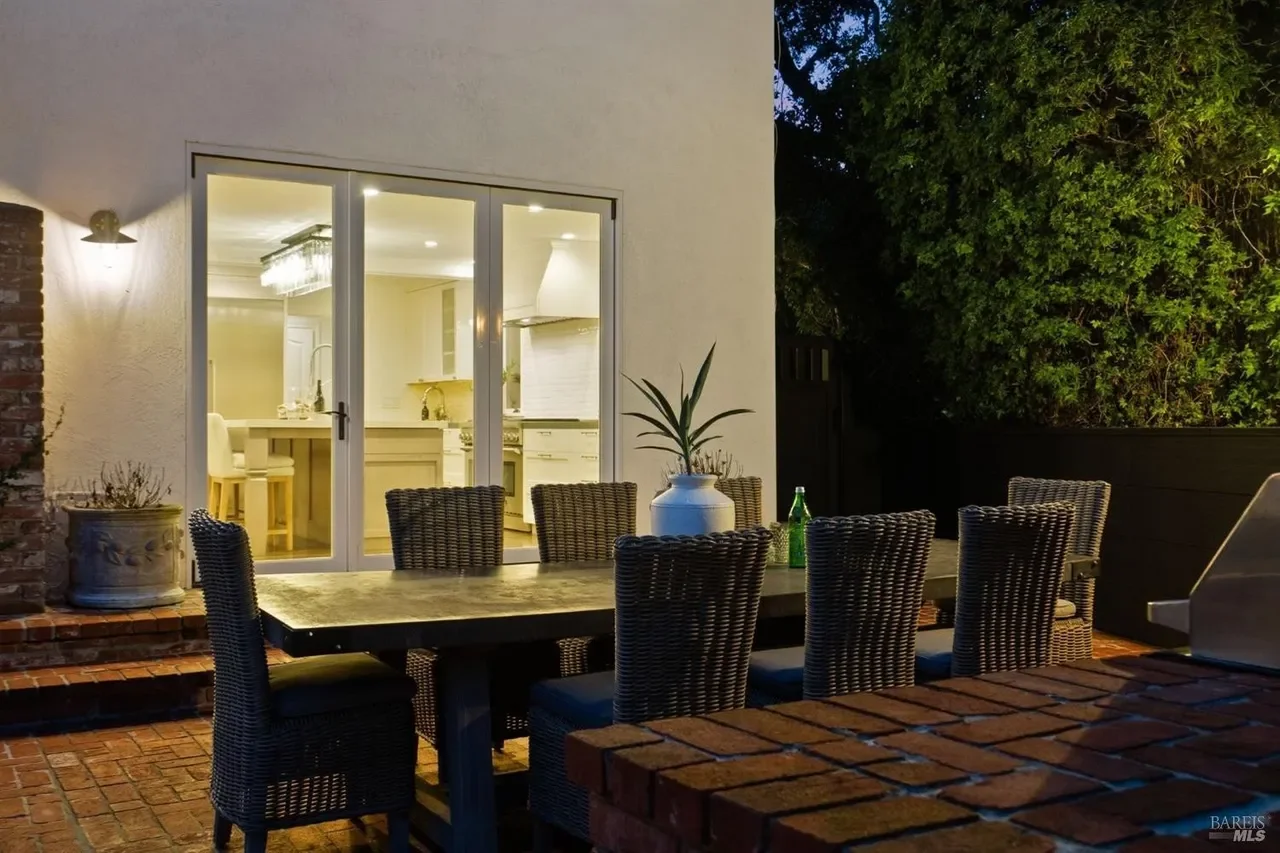 8 Nightingale Lane 017.webp