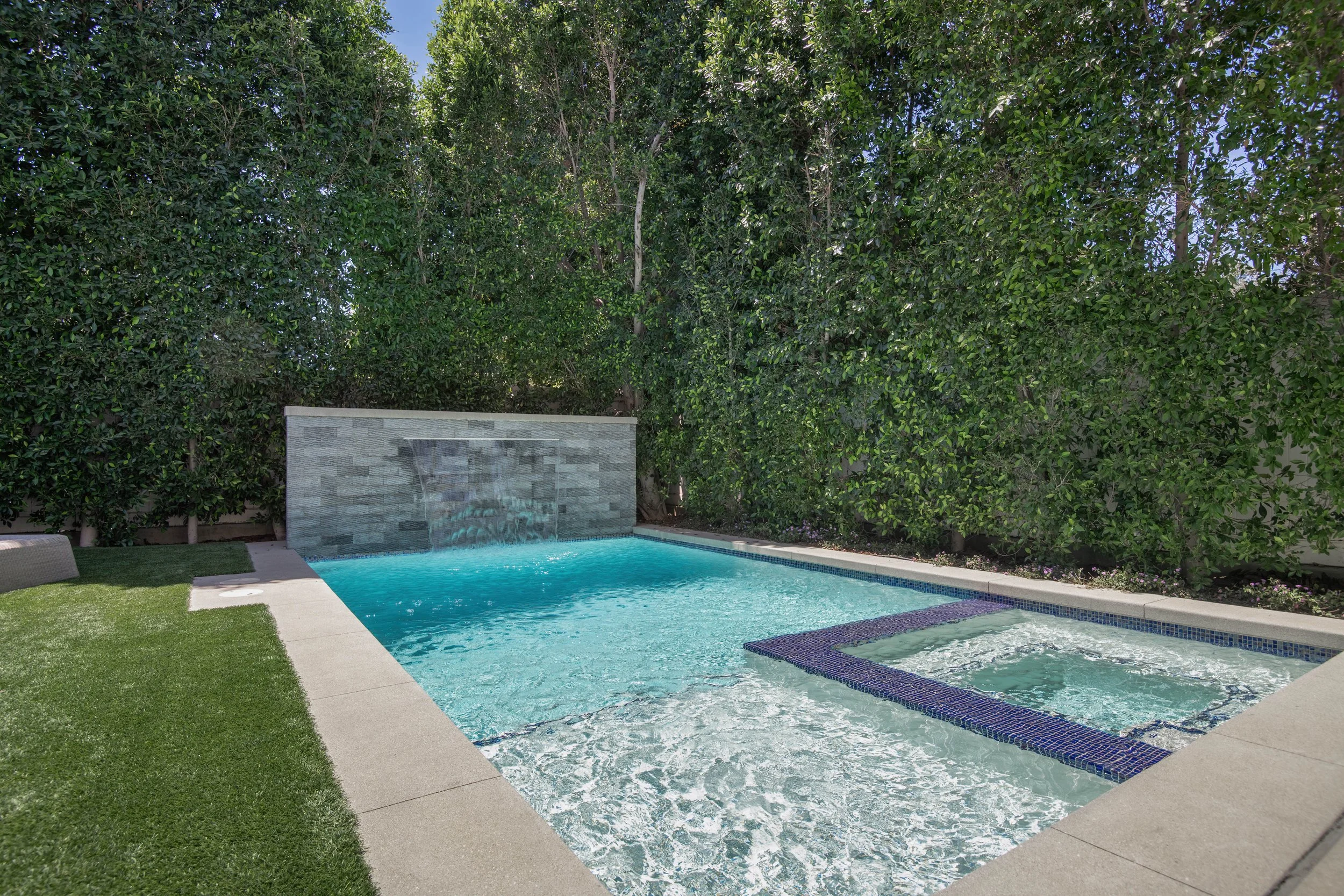 5111 Greenbush Ave back pool 2.jpg