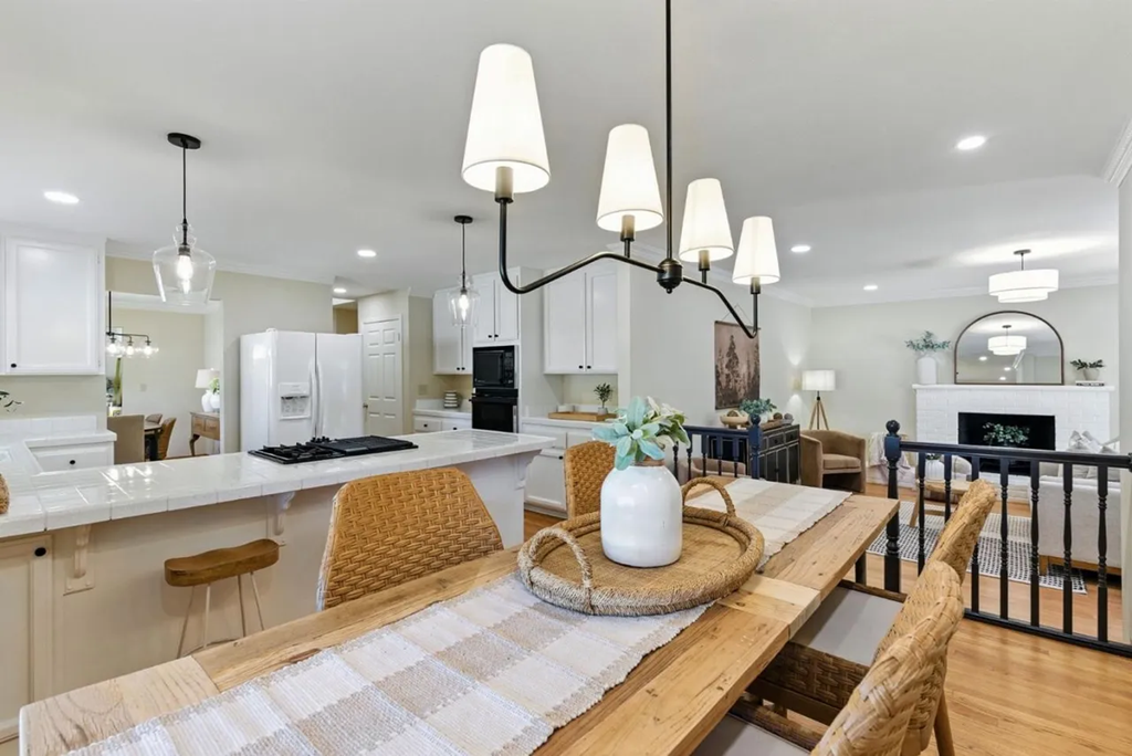 2188 Yorkshire Way 013.png