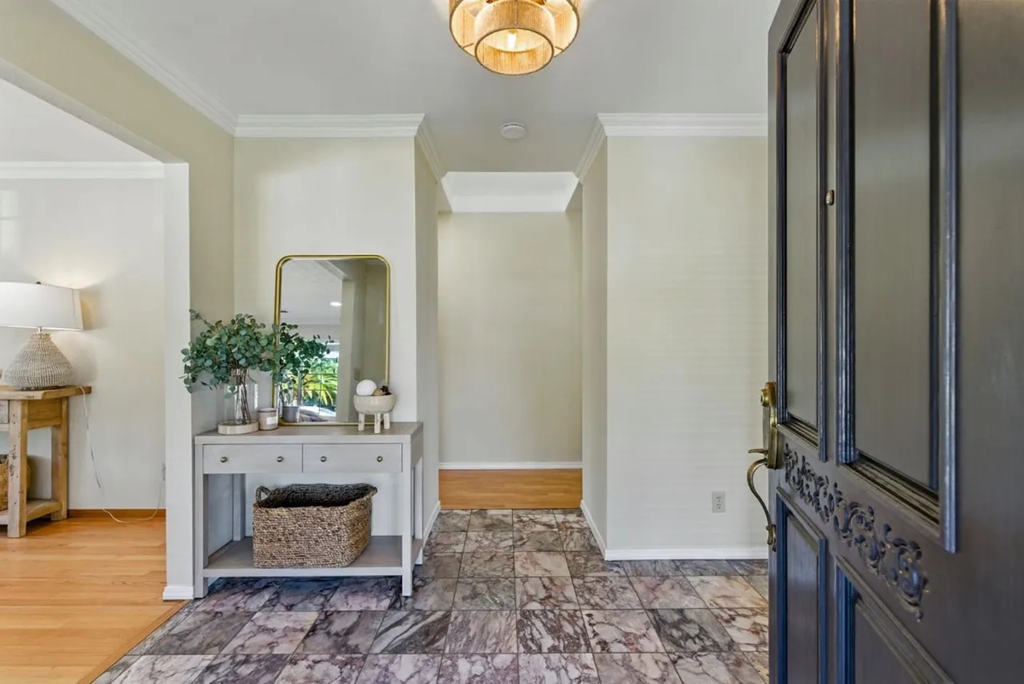 2188 Yorkshire Way 022.png