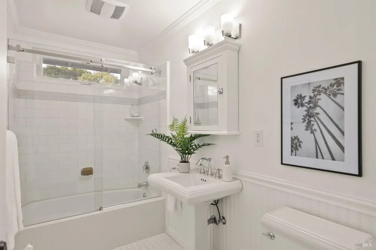 8 Nightingale Lane 021.webp