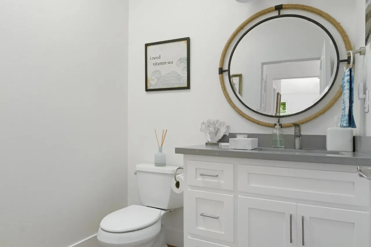 495 Coastview Dr 021.webp