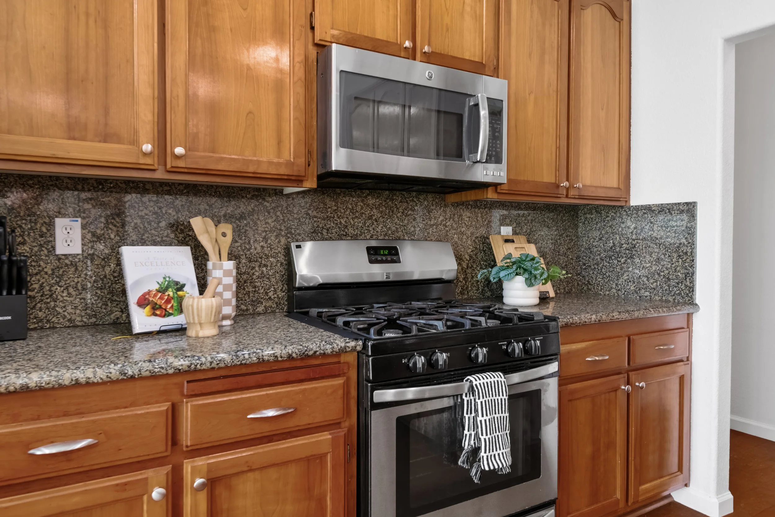 1112 Park West Dr kitchen 1 copy.jpg