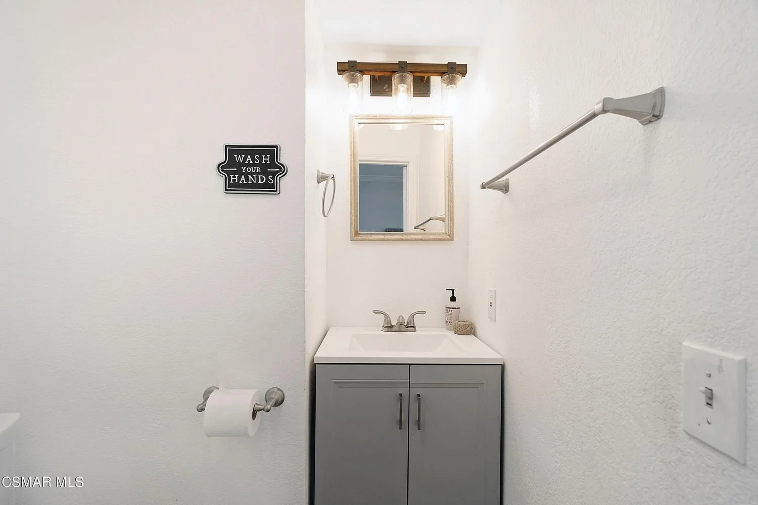 29603 Strawberry Hill Dr 010.jpg