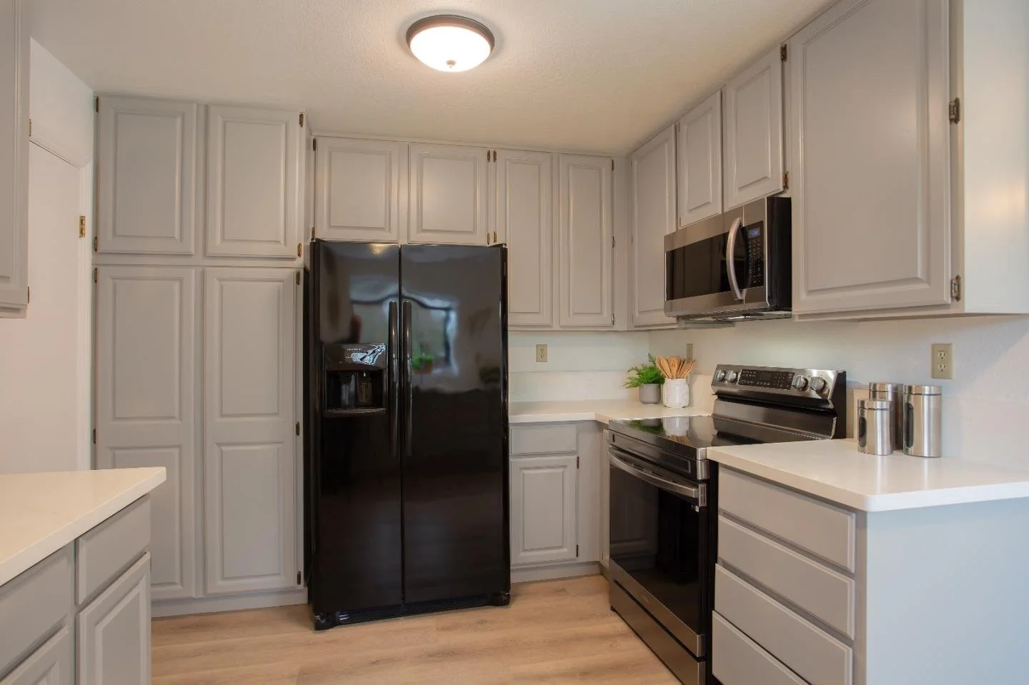 1601 Mantelli Dr 009.jpg