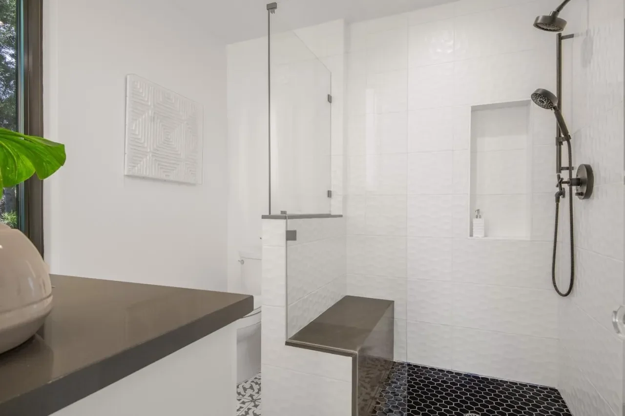 30 Roberts Rd 031.webp