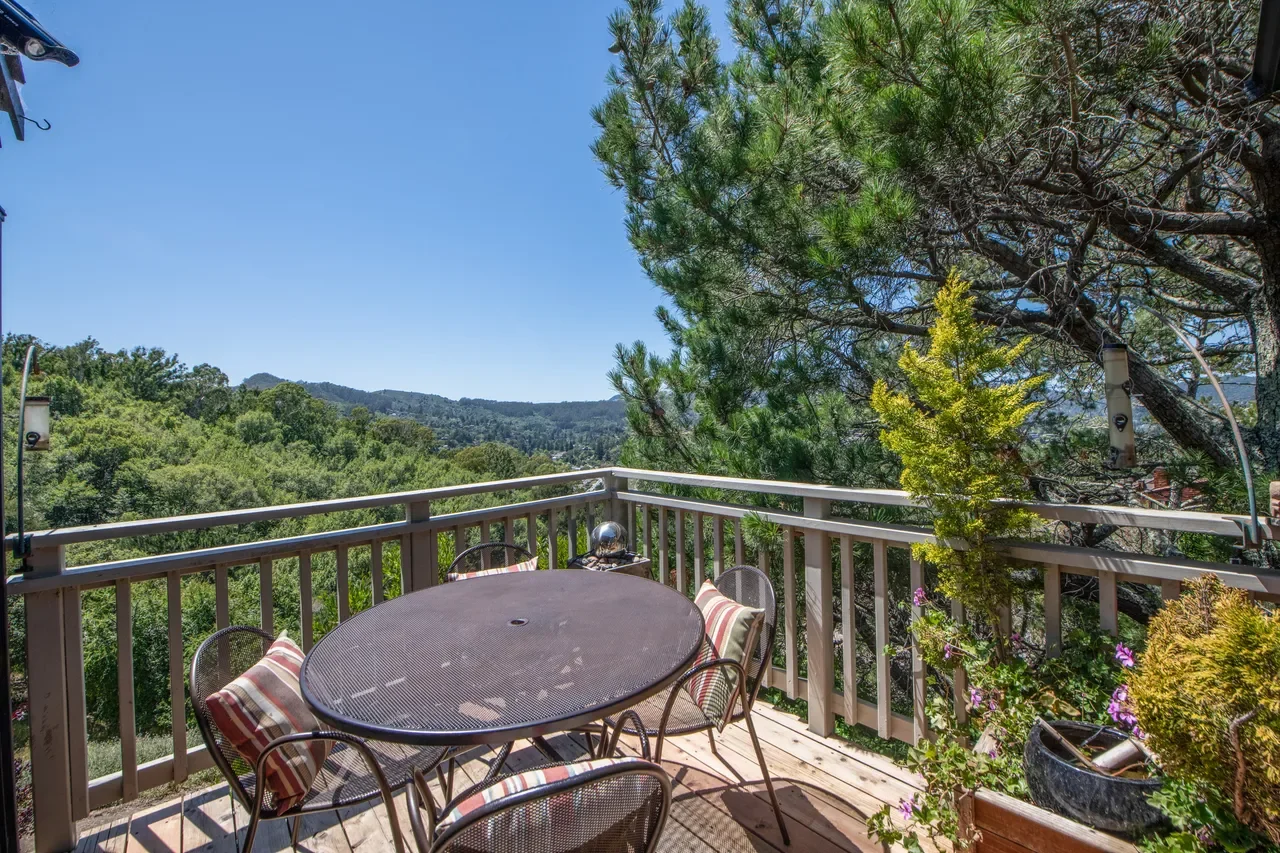 109 Headlands Ct 015.webp