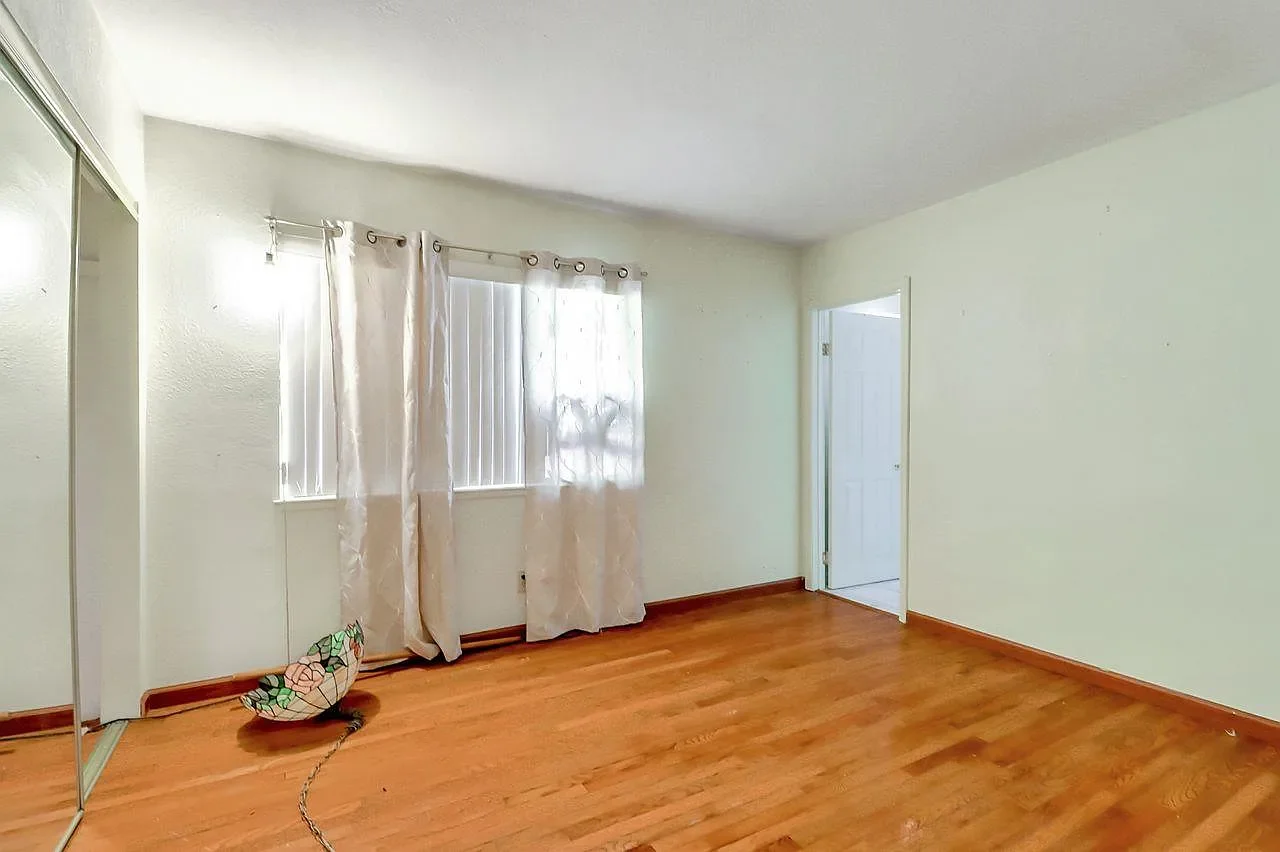 1223 Rose Ave 023.webp