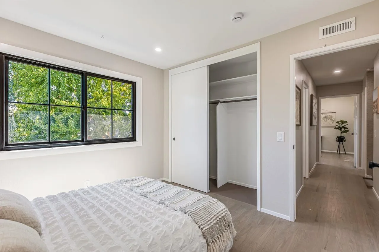 2556 Diericx Dr 027.webp