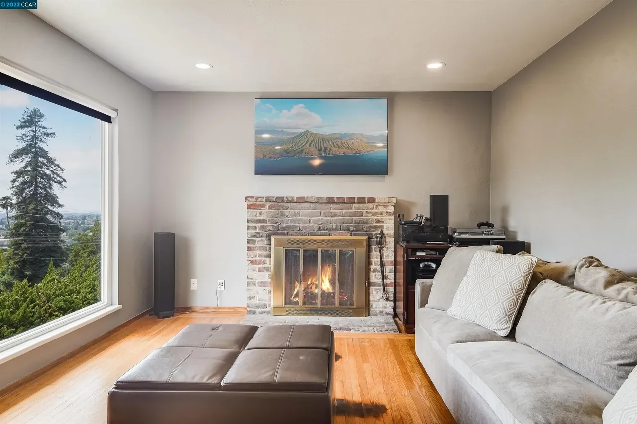 7816 Hillmont Dr 008.webp