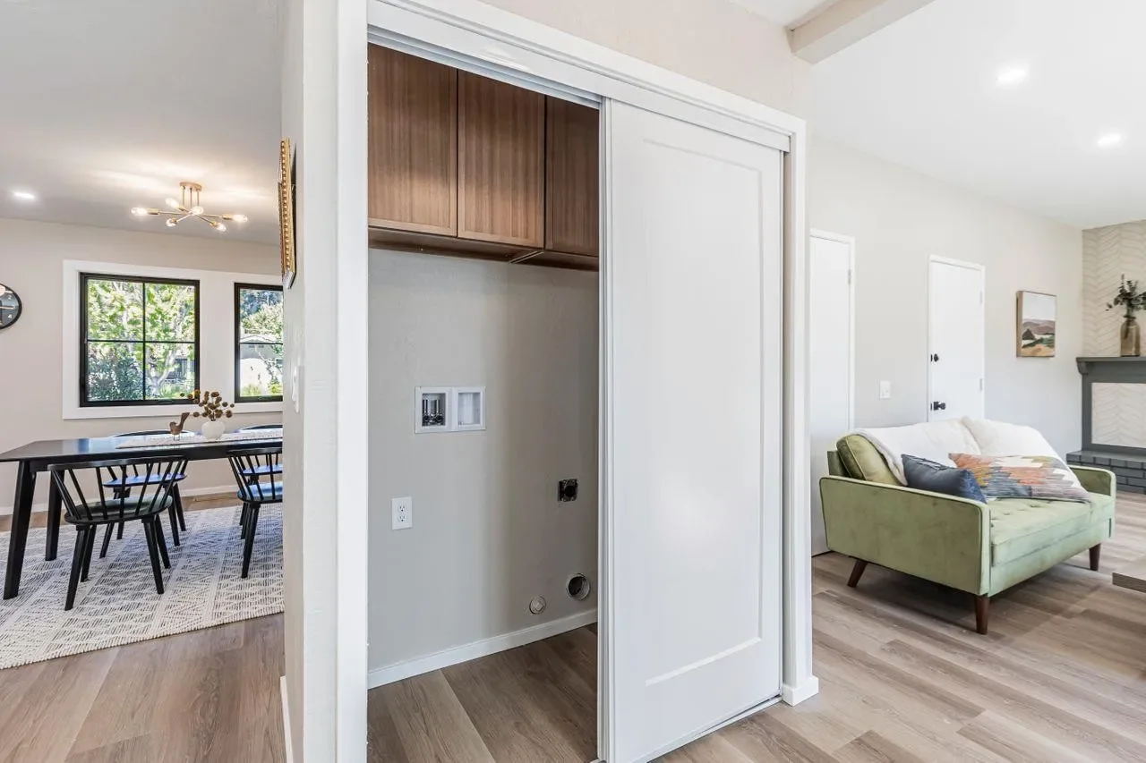 2556 Diericx Dr 016.webp