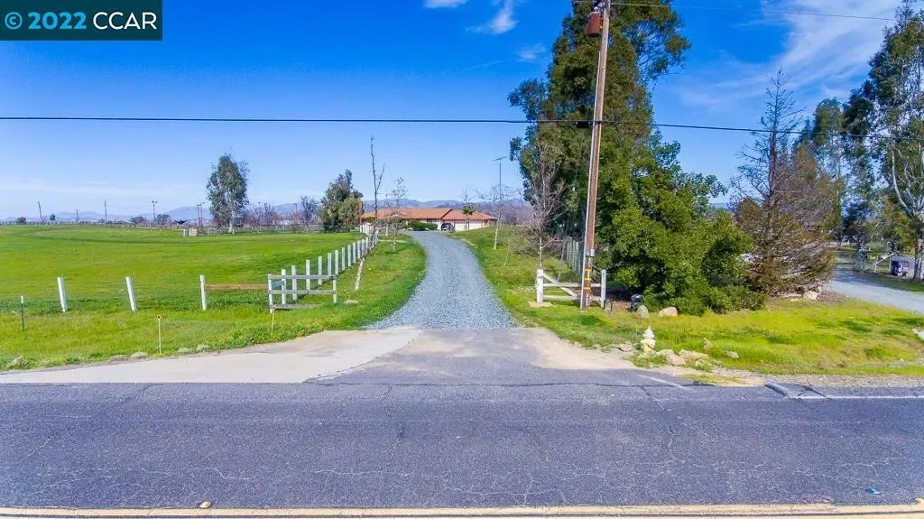 2759 Ranchito Dr 009.webp