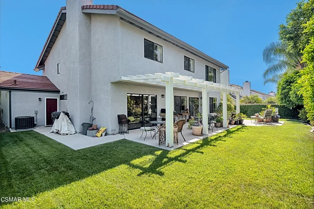 1037 Meadowcrest St 037.webp