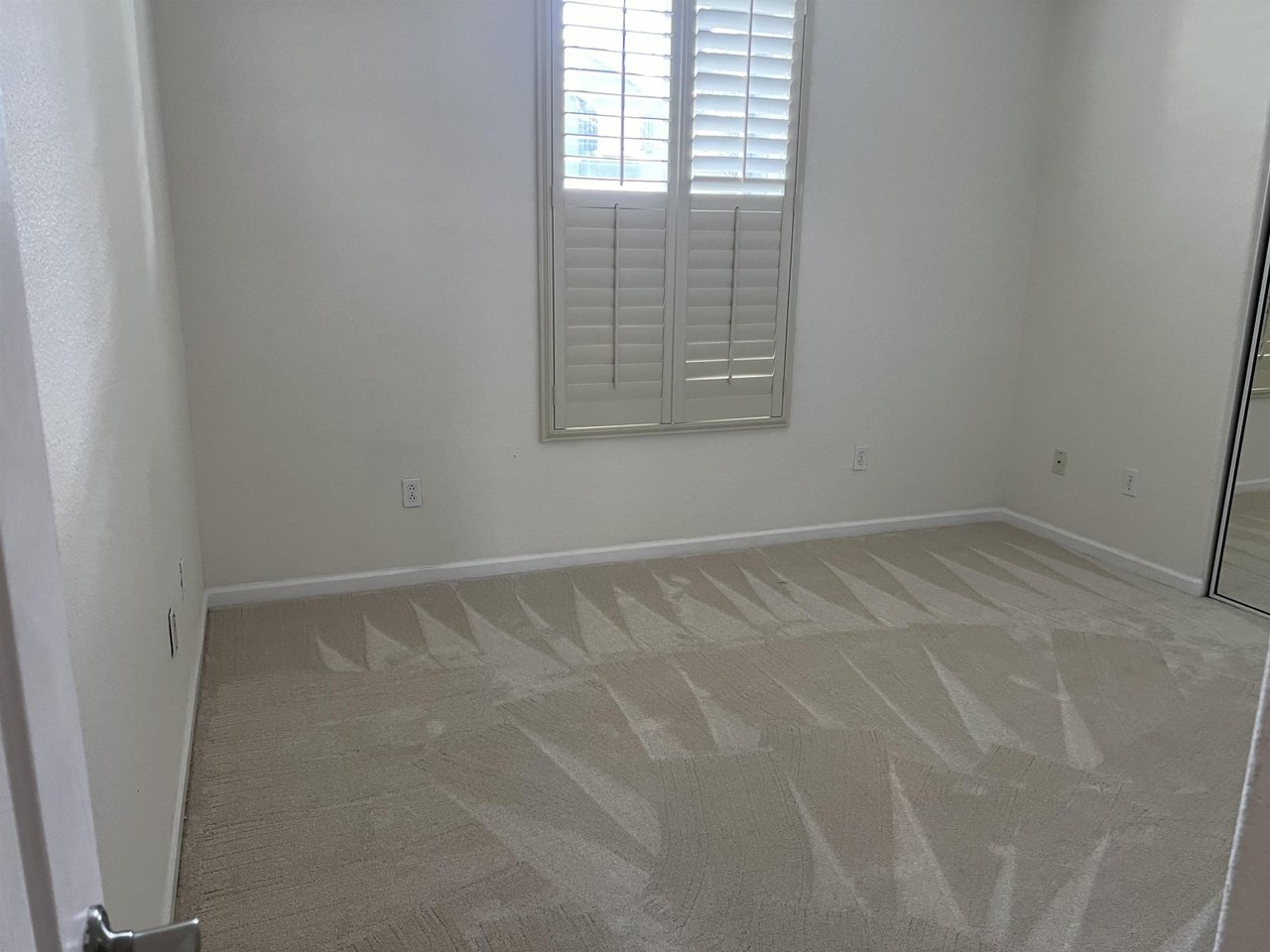 1112 Park West Dr 003.jpg