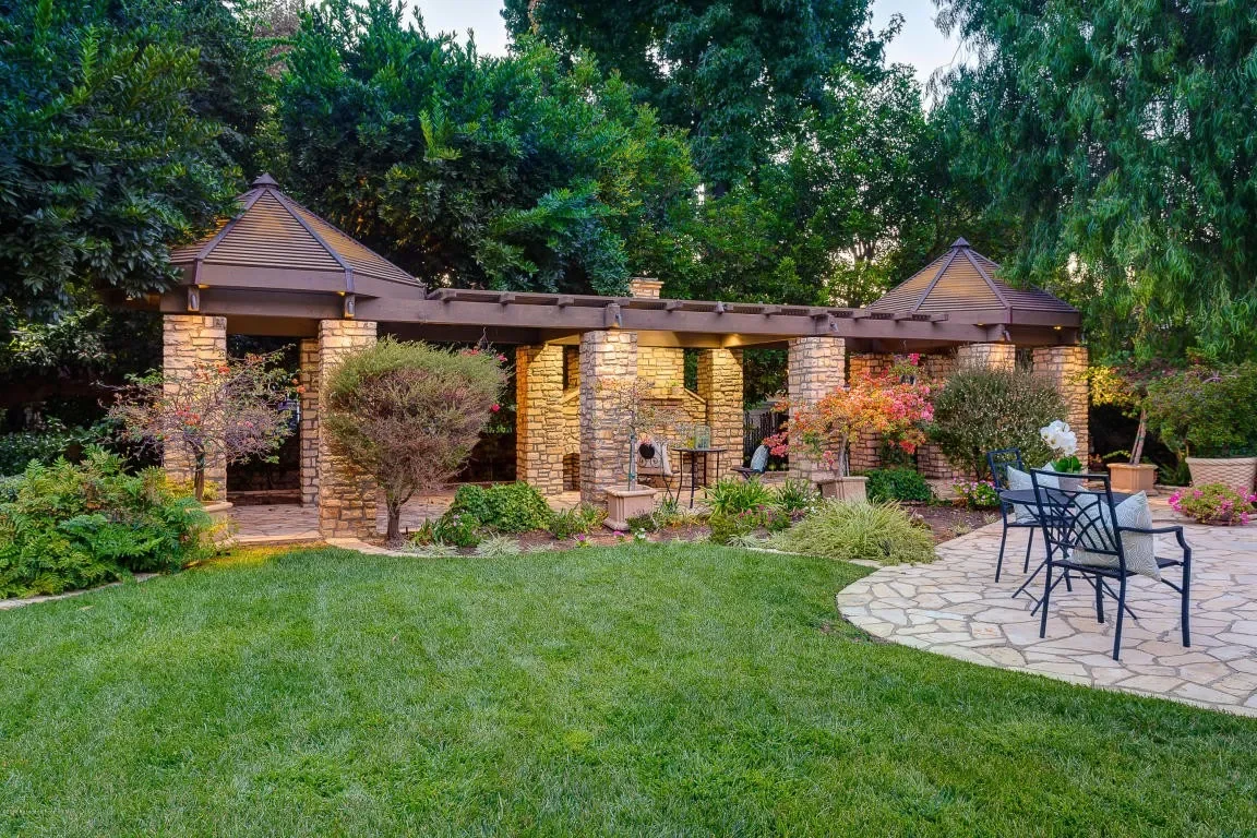 1351 Bedford Rd 025.webp