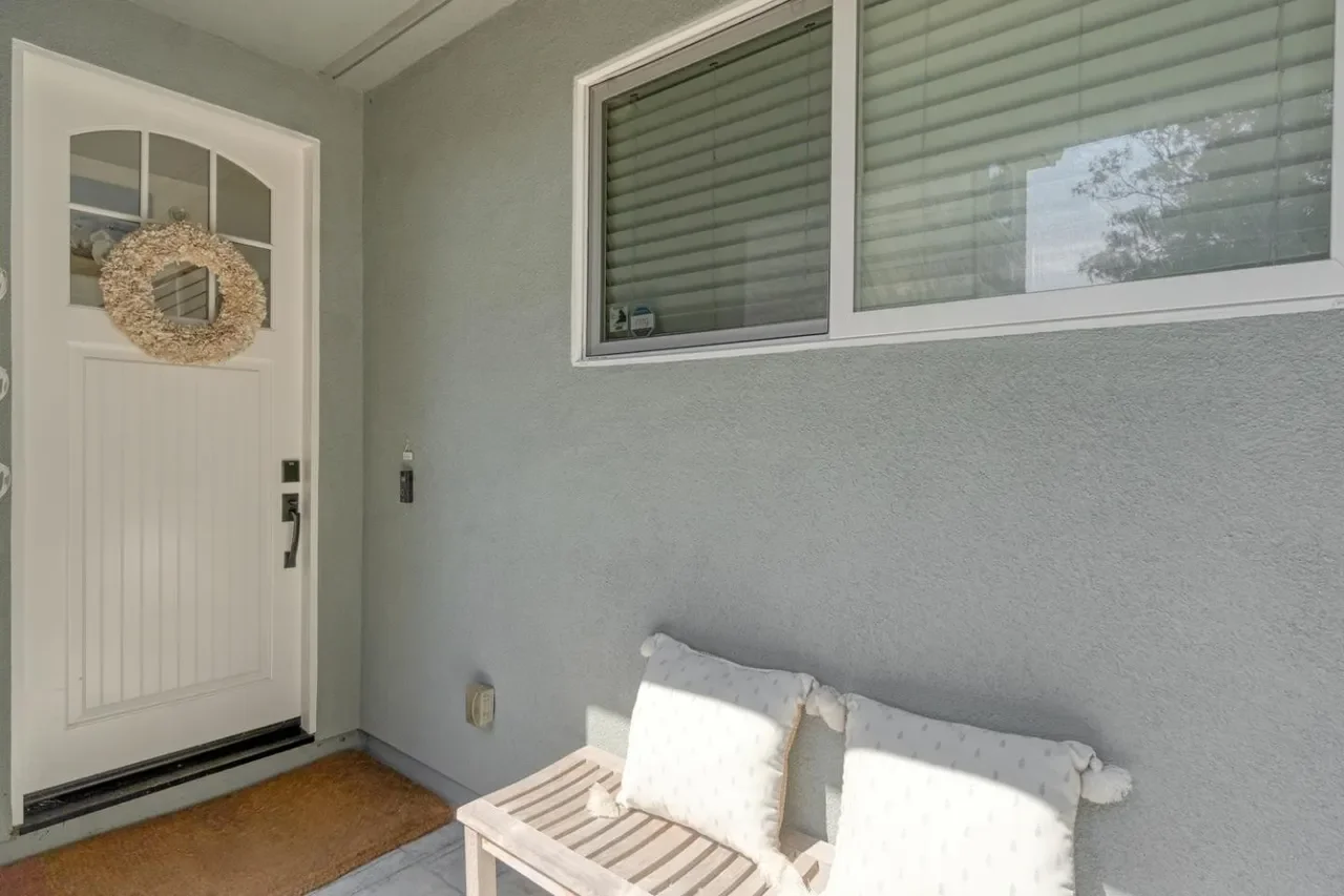 495 Coastview Dr 045.webp