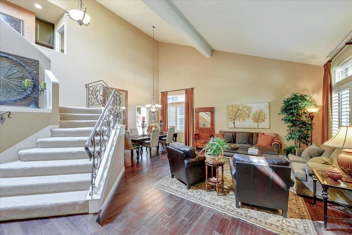 5970 Thorntree Dr 008.jpg