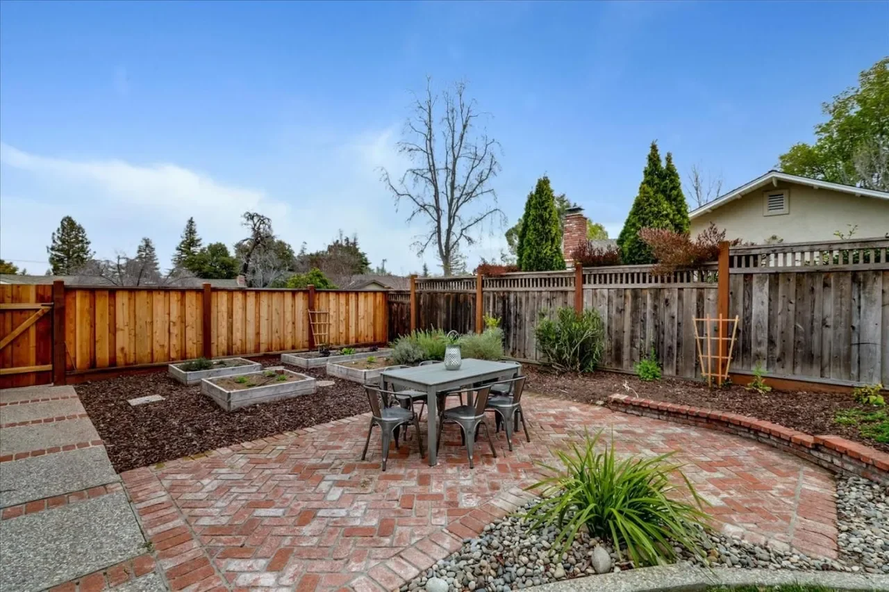 140 Stonybrook Rd 029.webp