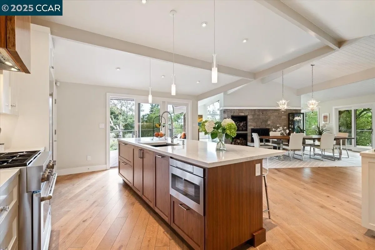 42 Crestview Dr 008.webp