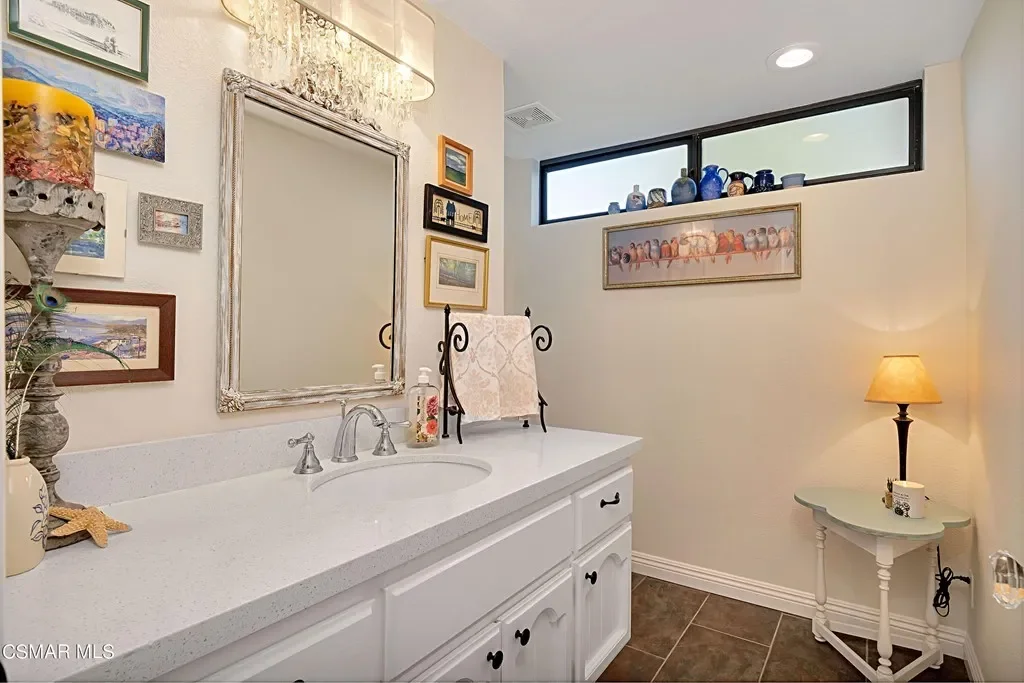 1037 Meadowcrest St 023.webp