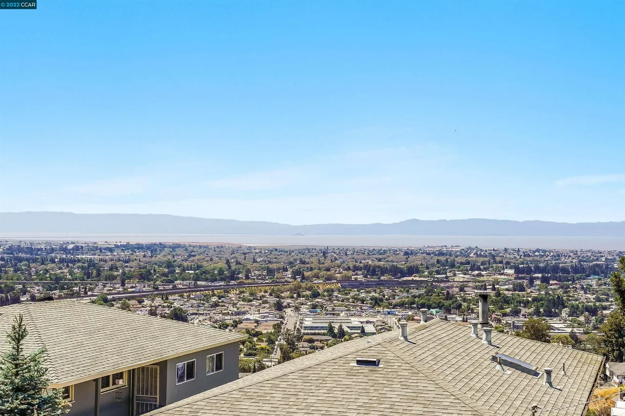 16640 Rolando Ave 045.webp