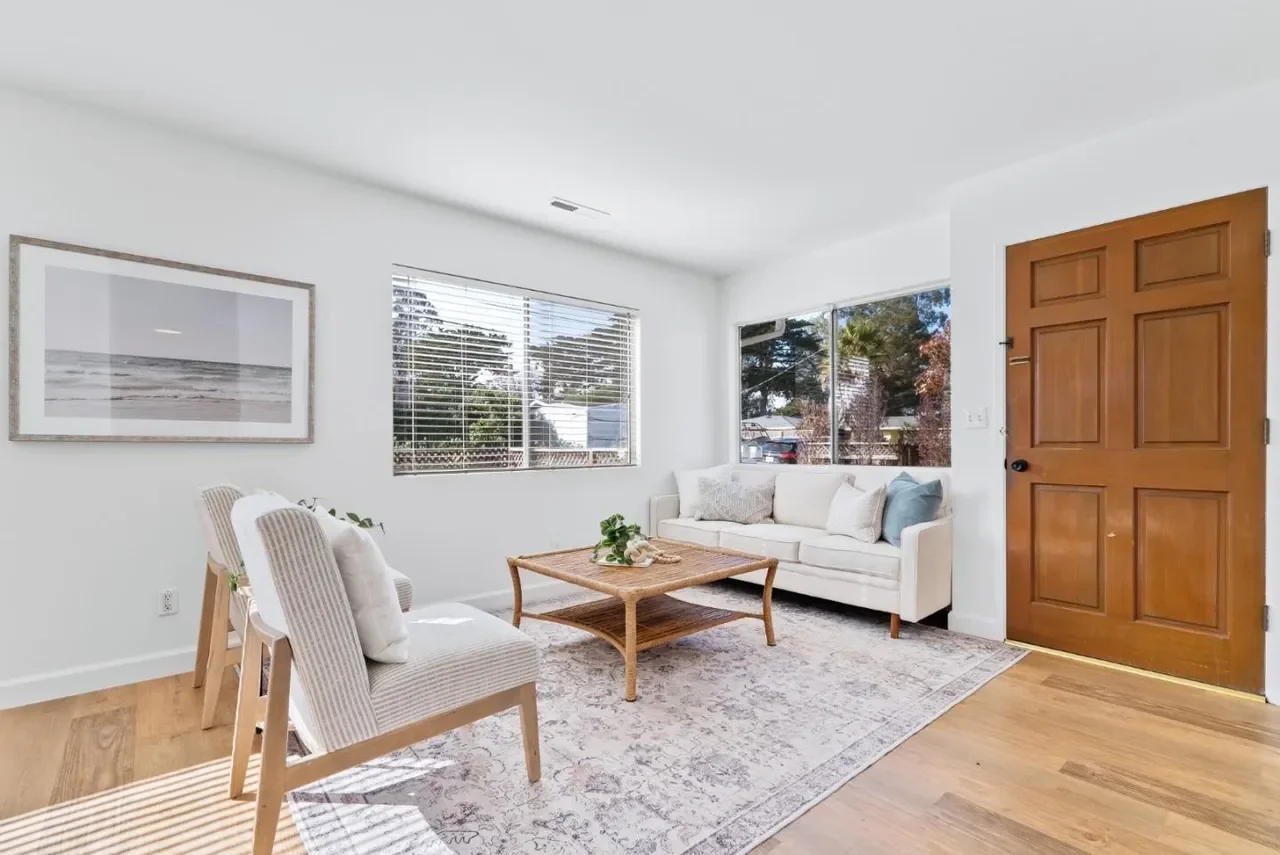 526 Harriet Ave 005.webp