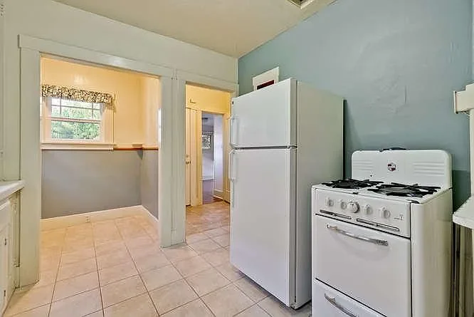 579 S 10th St 008.webp