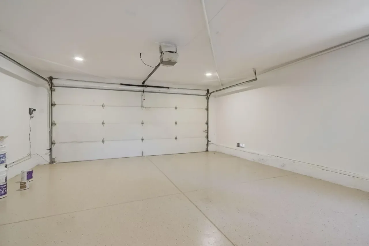 2829 Sand Point Dr 007.webp