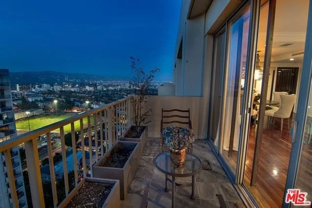 2170 Century Park East #2105 006.jpg