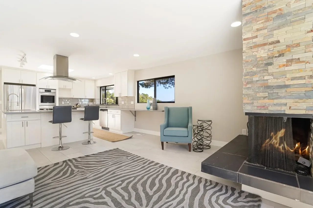 25075 Outlook Dr 013.webp