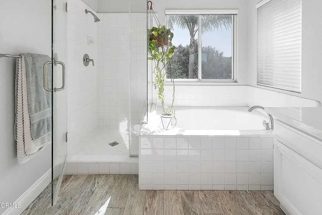 1628 Meadowglen Ct 030.webp