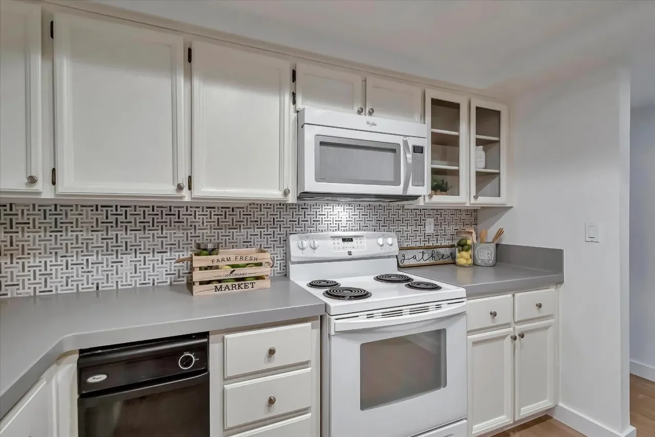 4108 Thain Way 007.webp