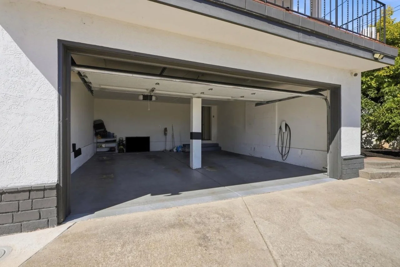 4206 Huntington St 057.jpg