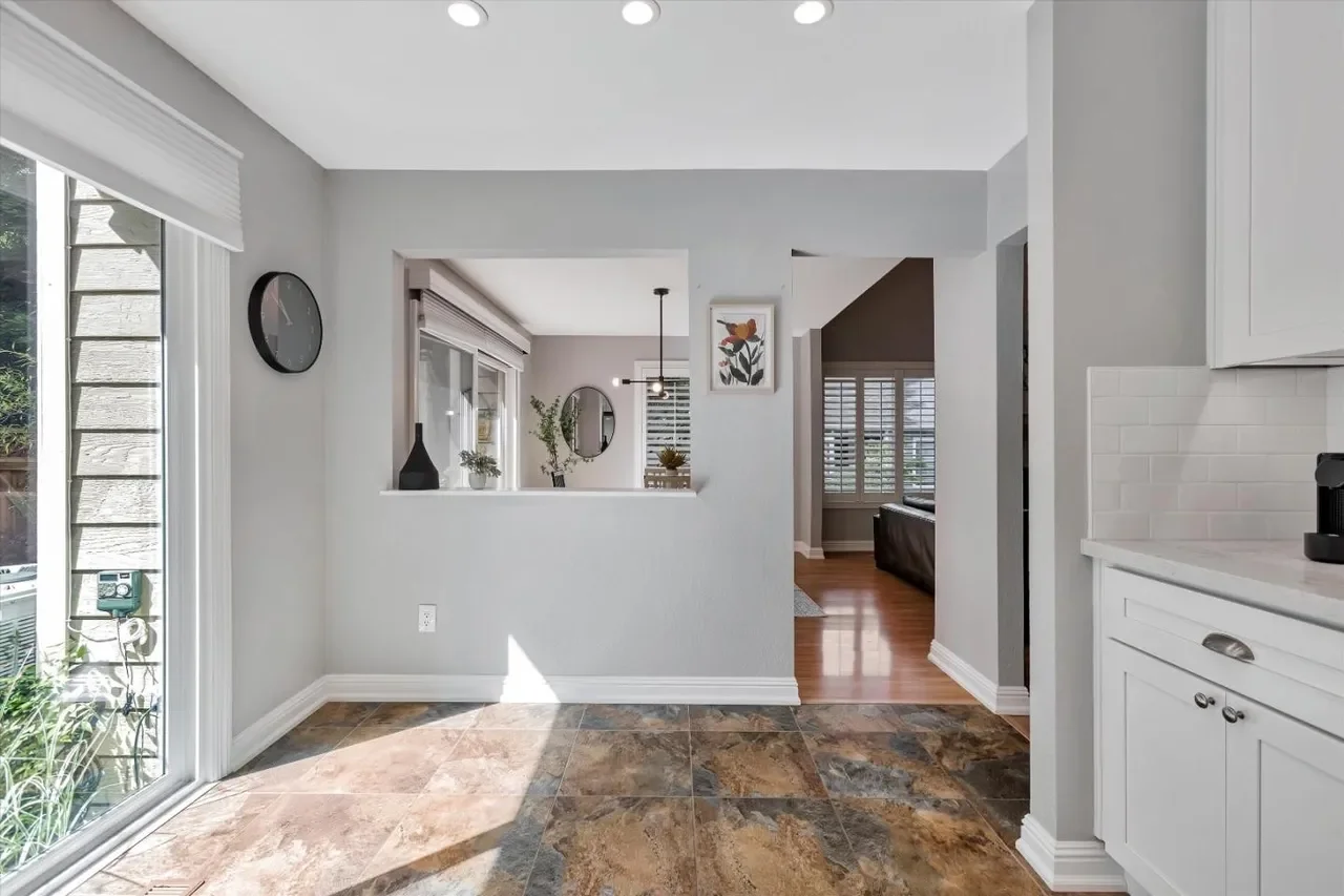 1704 Fountain Springs Cir 021.webp