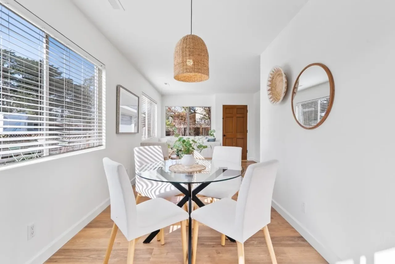 526 Harriet Ave 009.webp