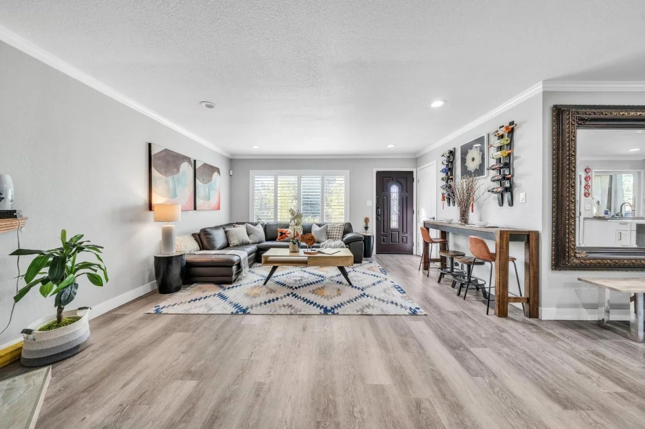 1192 Oakview Rd 003.jpg