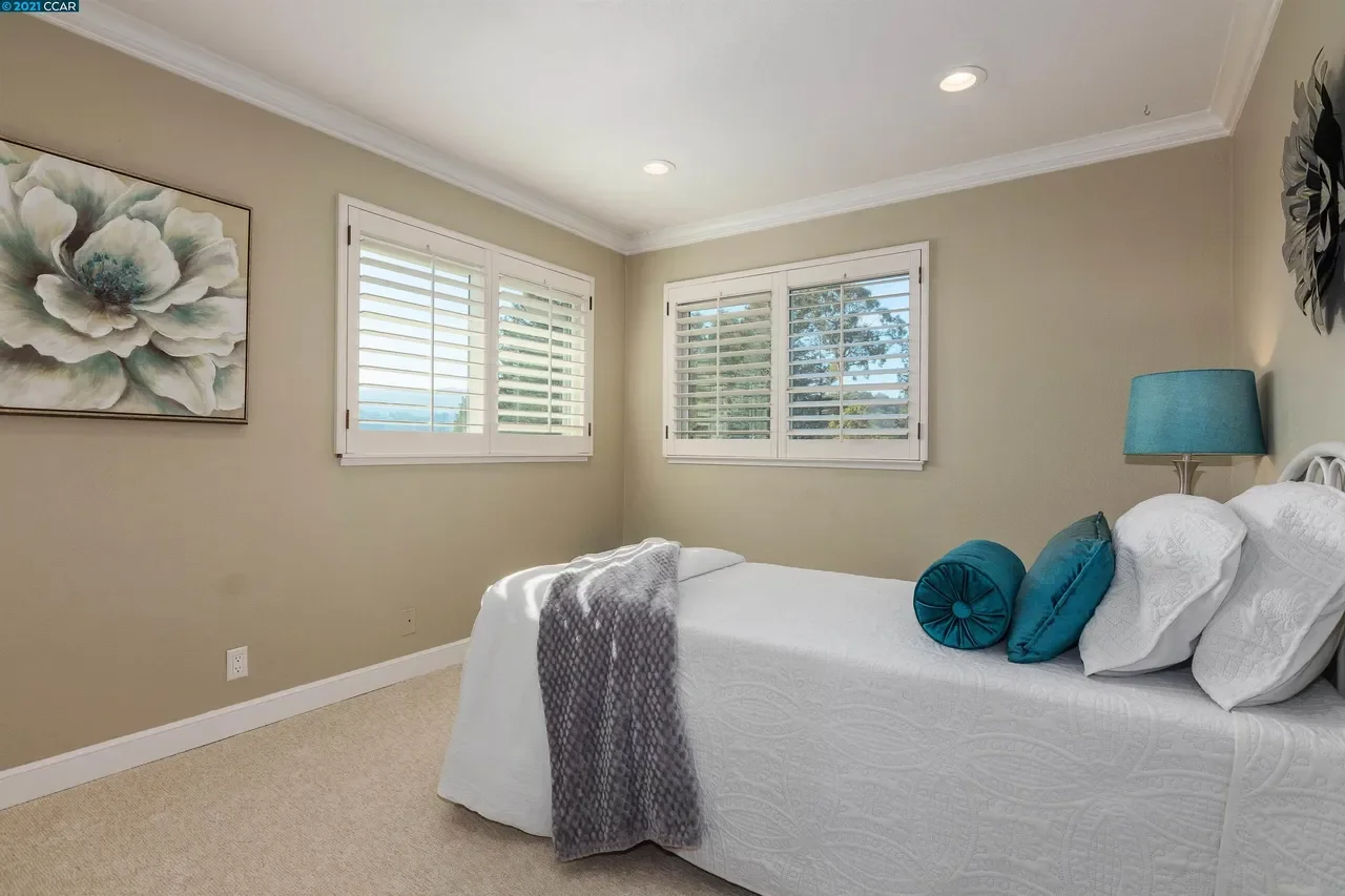 416 Saddlebrook Ln 021.webp