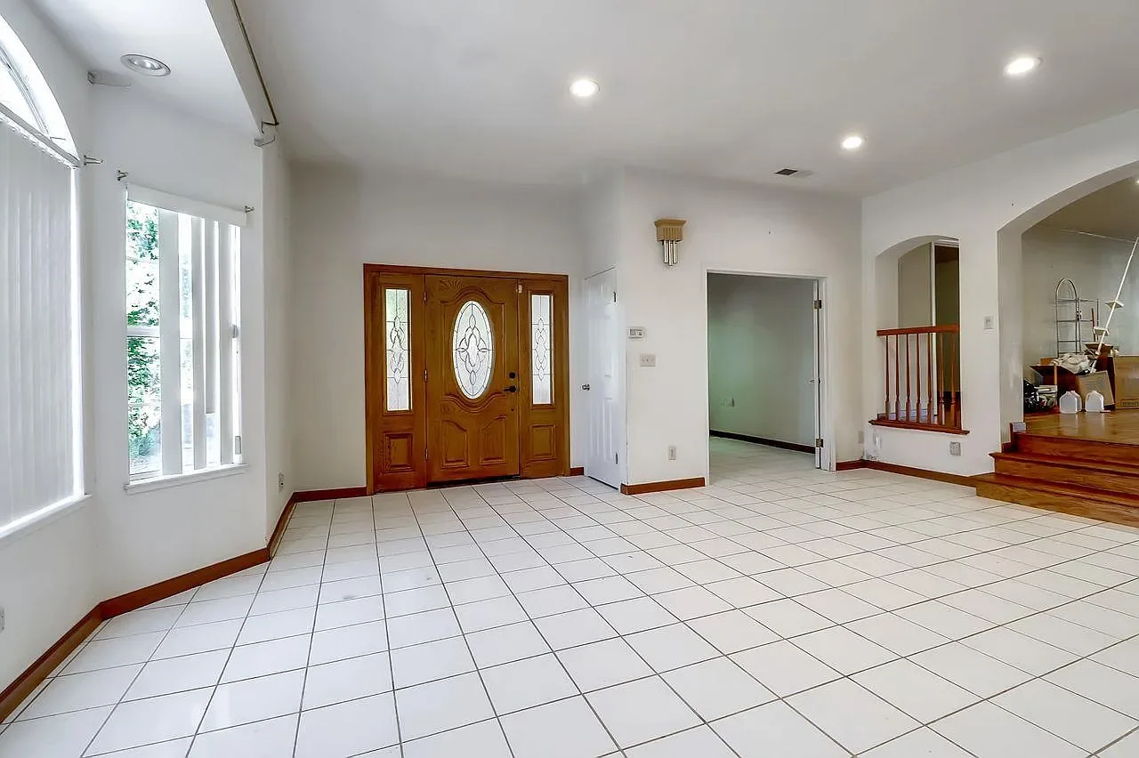 1223 Rose Ave 006.webp