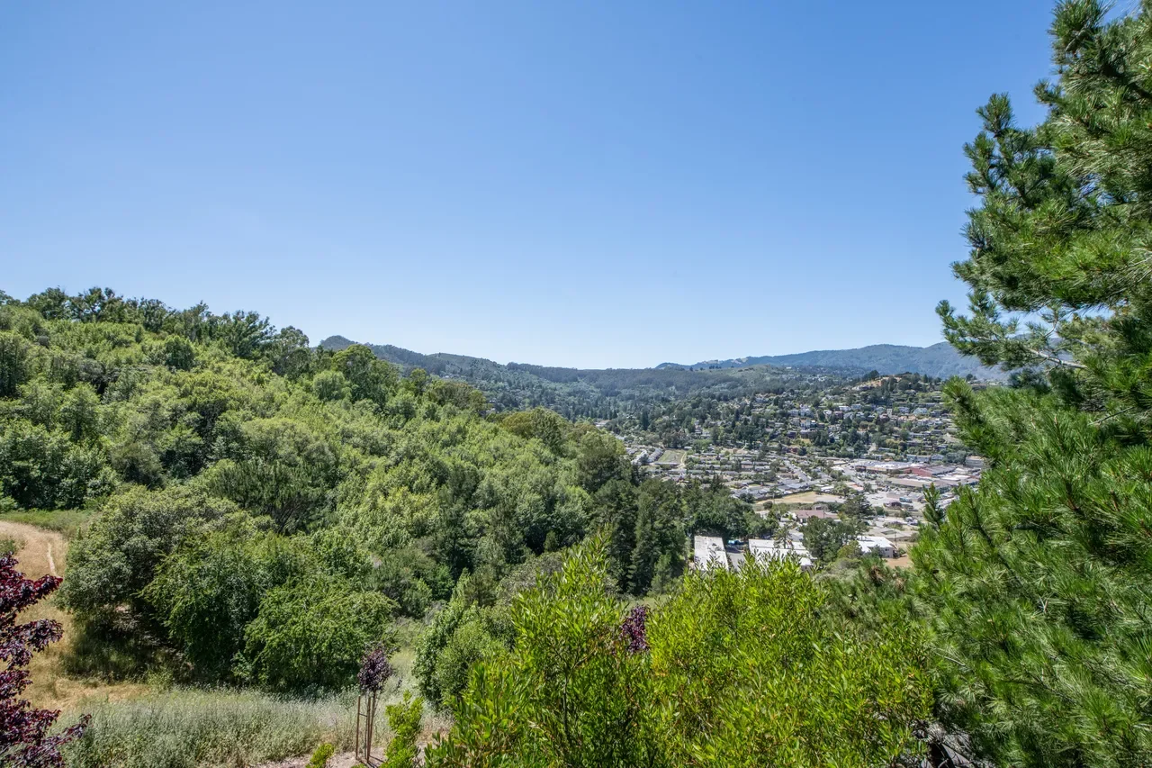 109 Headlands Ct 013.webp