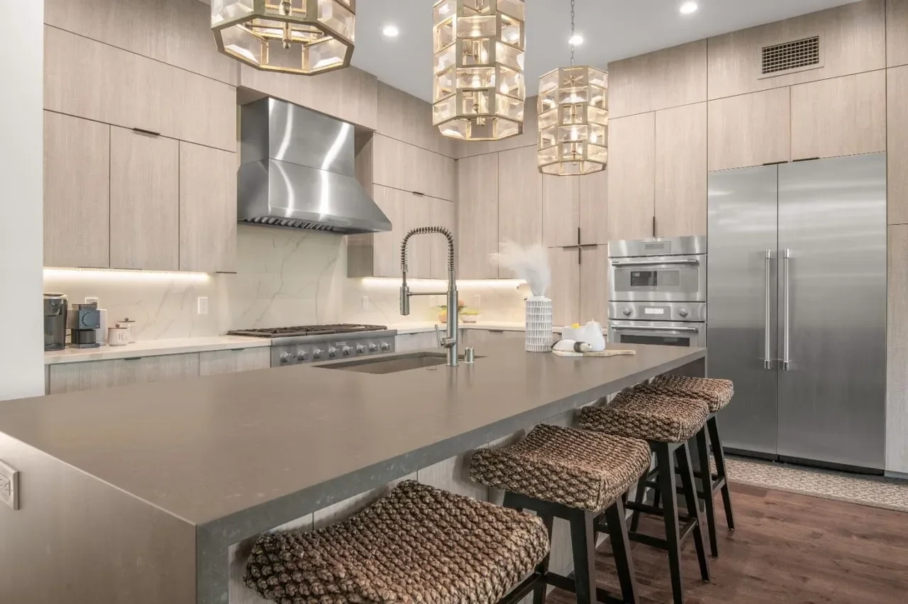 30 Roberts Rd 007.webp