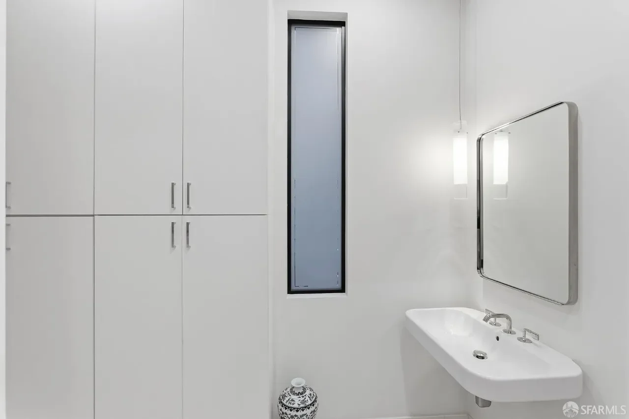 854 Capp St Unit 1 026.webp
