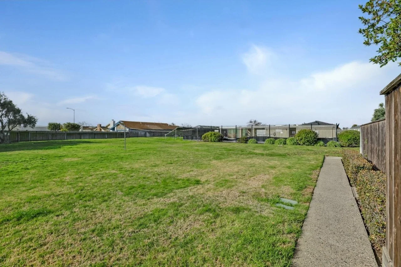 345 Coleridge Dr #93 044.jpg