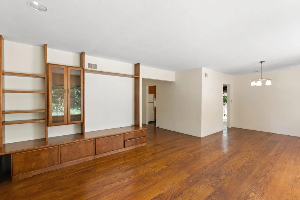 24401 Summerhill Ave 032.png