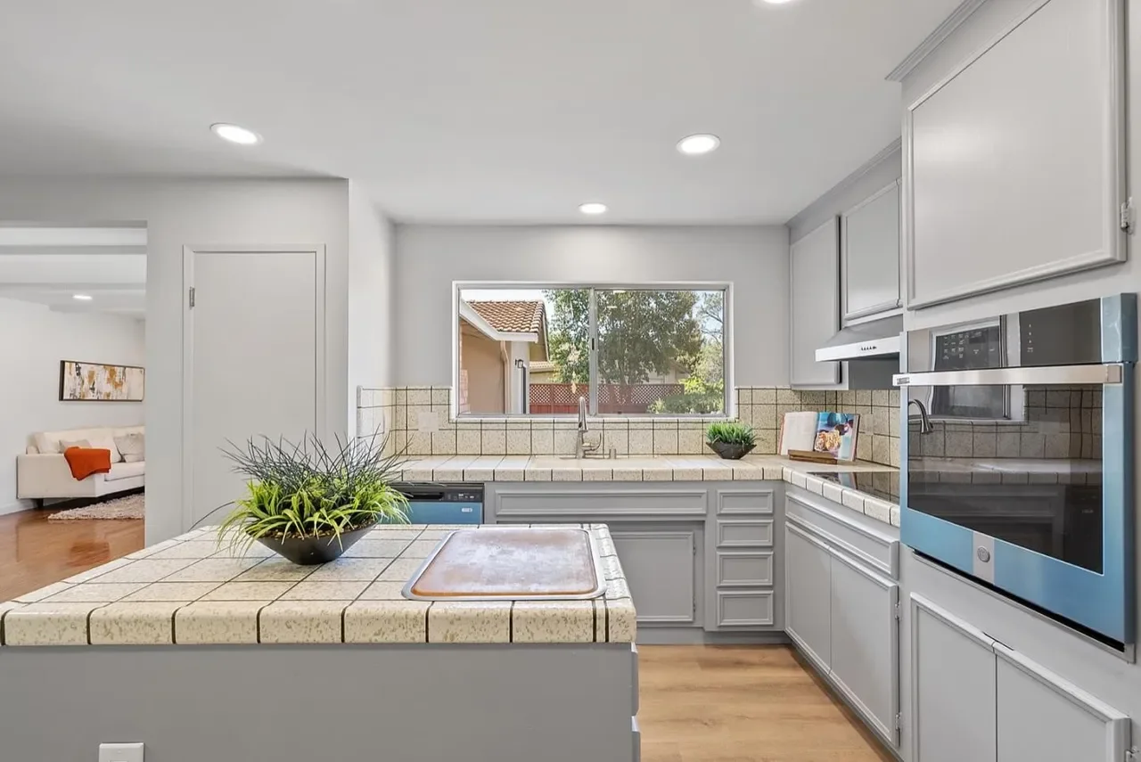 6672 Hampton Dr 014.webp