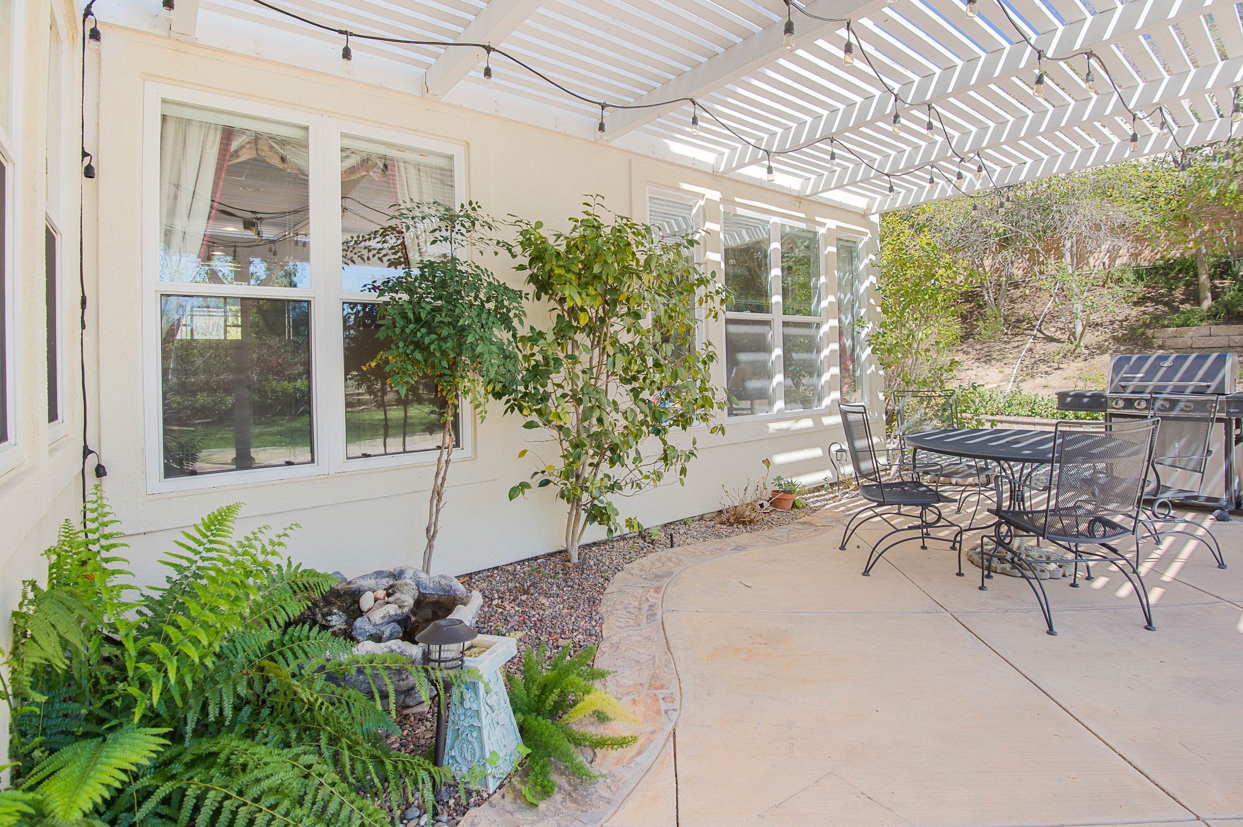 1068 N Country Club yd6.jpg